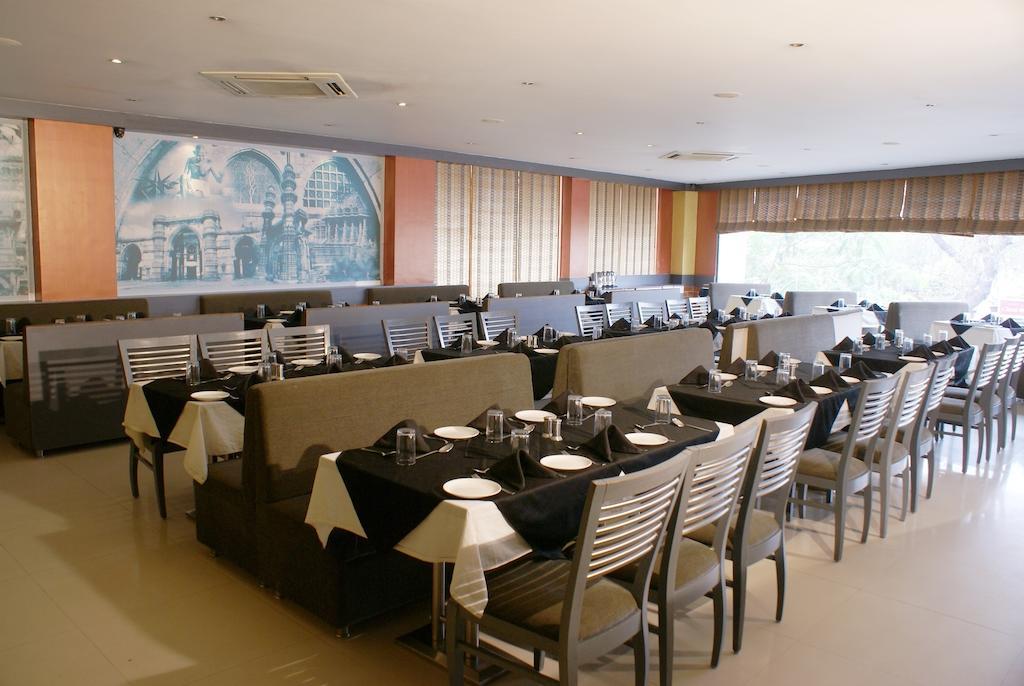 Hotel Ashray Inn Ahmadábád Kültér fotó