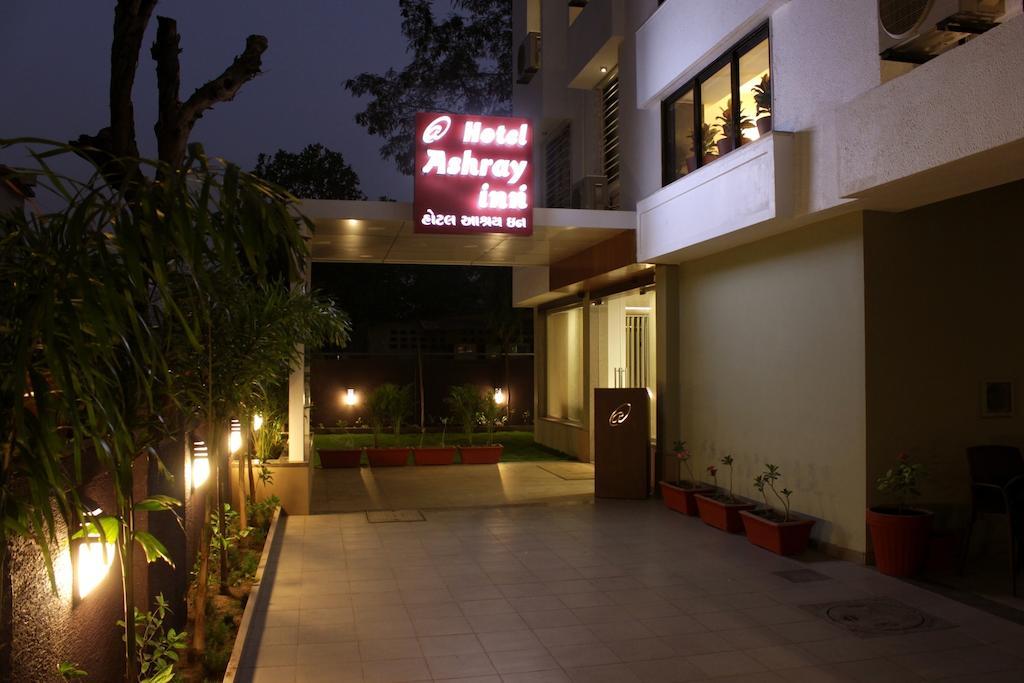 Hotel Ashray Inn Ahmadábád Kültér fotó