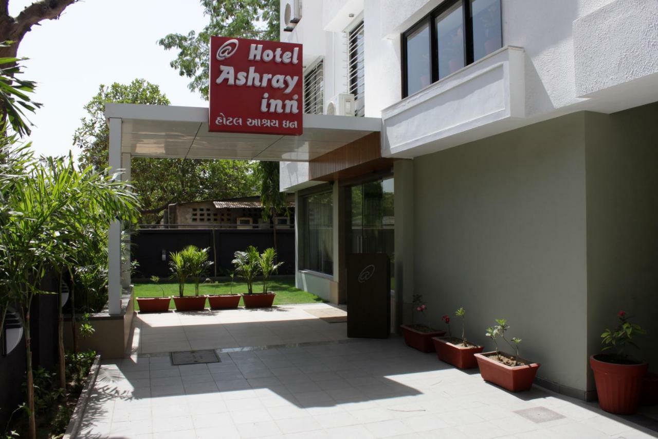 Hotel Ashray Inn Ahmadábád Kültér fotó